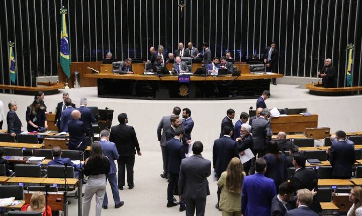 Câmara rejeita mudança emendas feitas pelo Senado na medida provisória do seguro-defeso; acompanhe