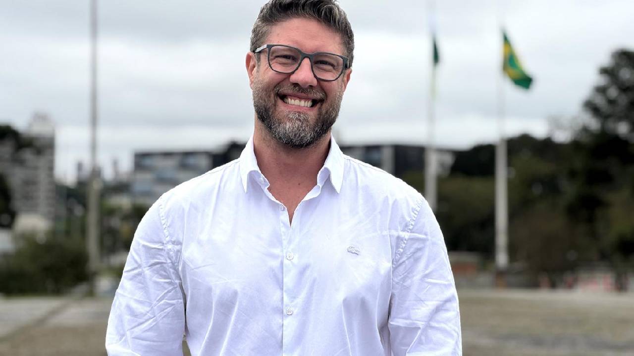 PDT oficializa candidatura de Requião Filho ao Governo do Paraná