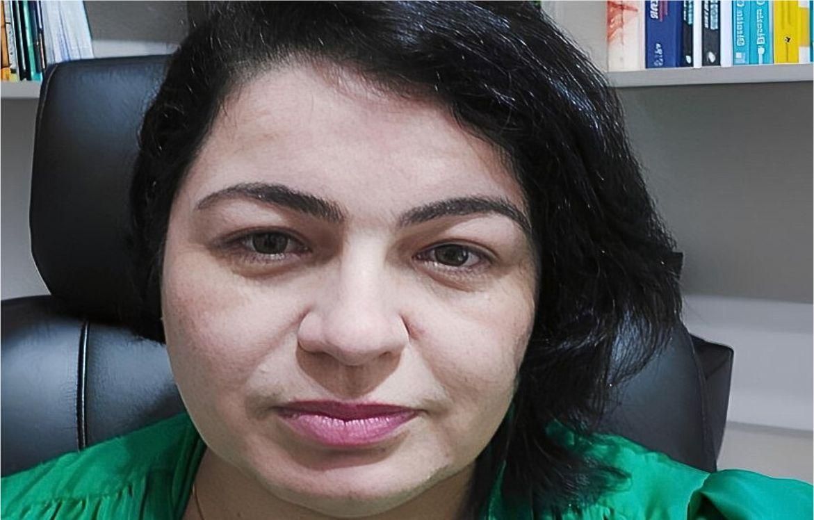 MUITO ALÉM DE CUIDAR