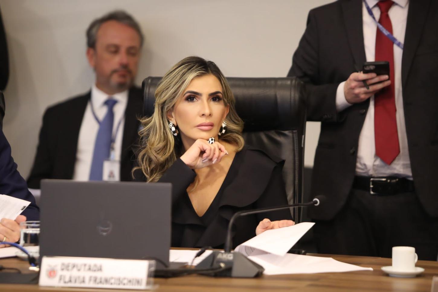 PRIMEIRA MULHER ELEITA VICE-PRESIDENTE DA ASSEMBLEIA LEGISLATIVA DO PARANÁ