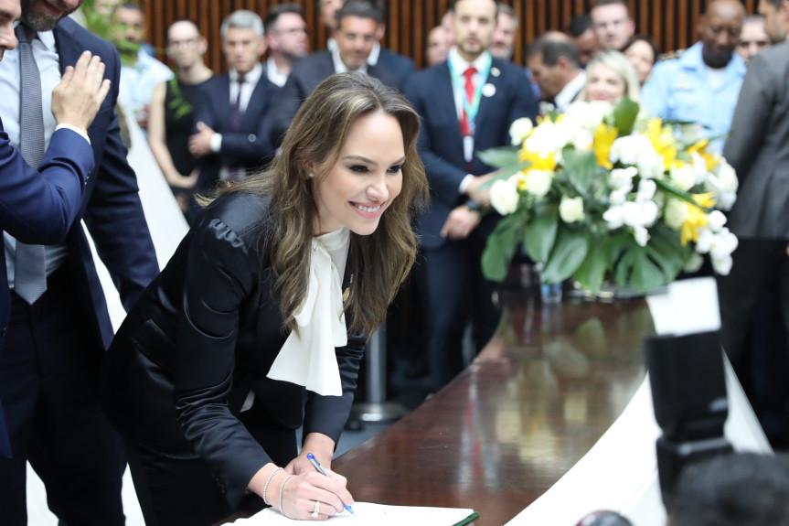 DEPUTADA MARIA VICTORIA