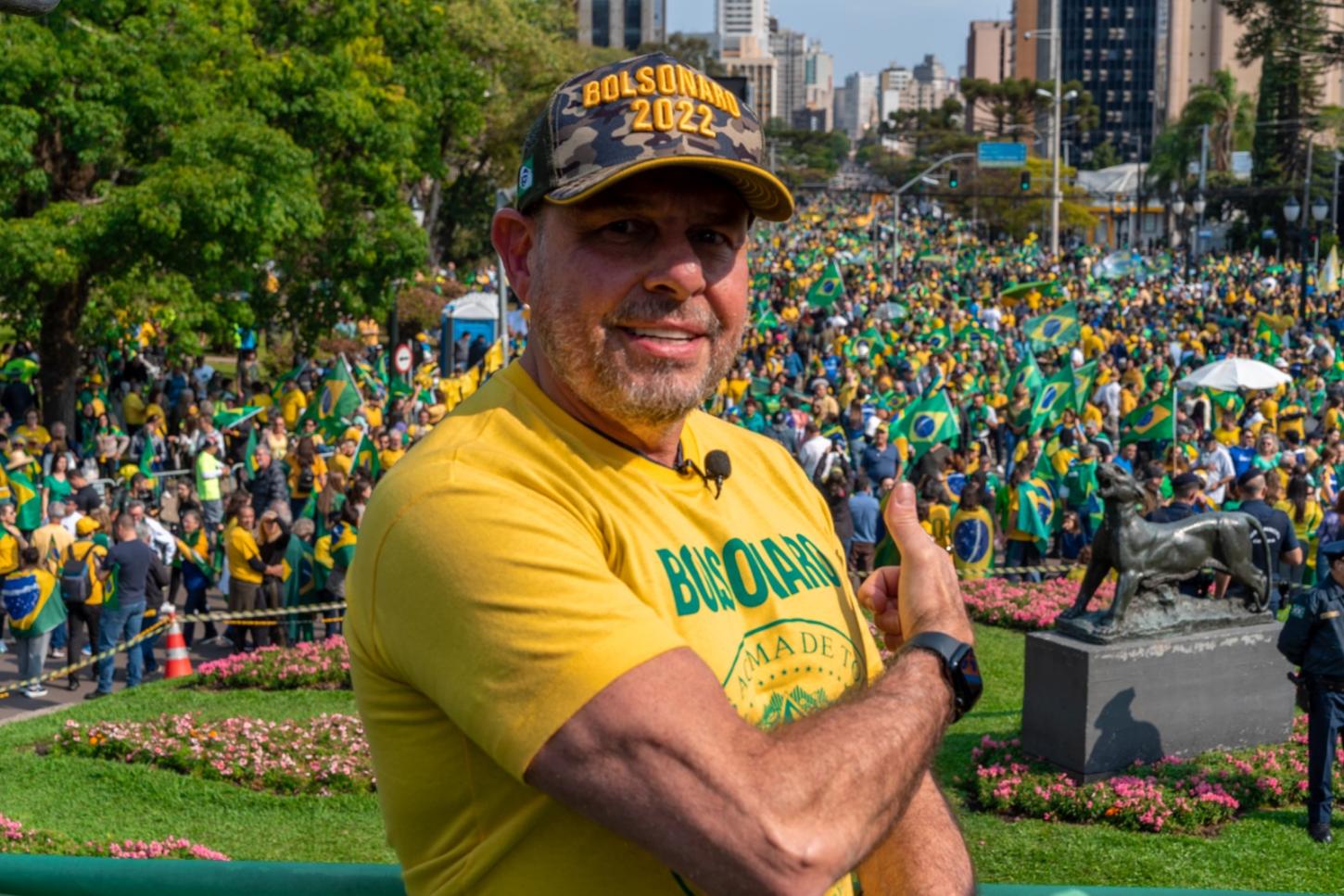 Divergências nas Políticas de Obrigatoriedade entre os EUA e o Brasil