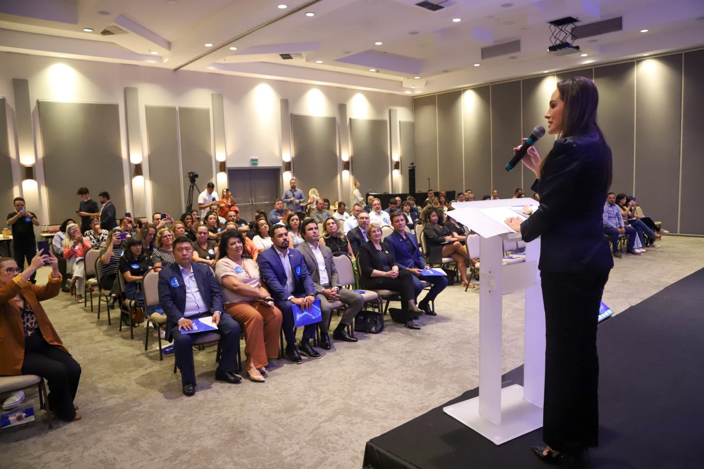 “Estamos comprometidos com o futuro das cidades”, diz deputada Maria Victoria em capacitação do Progressistas