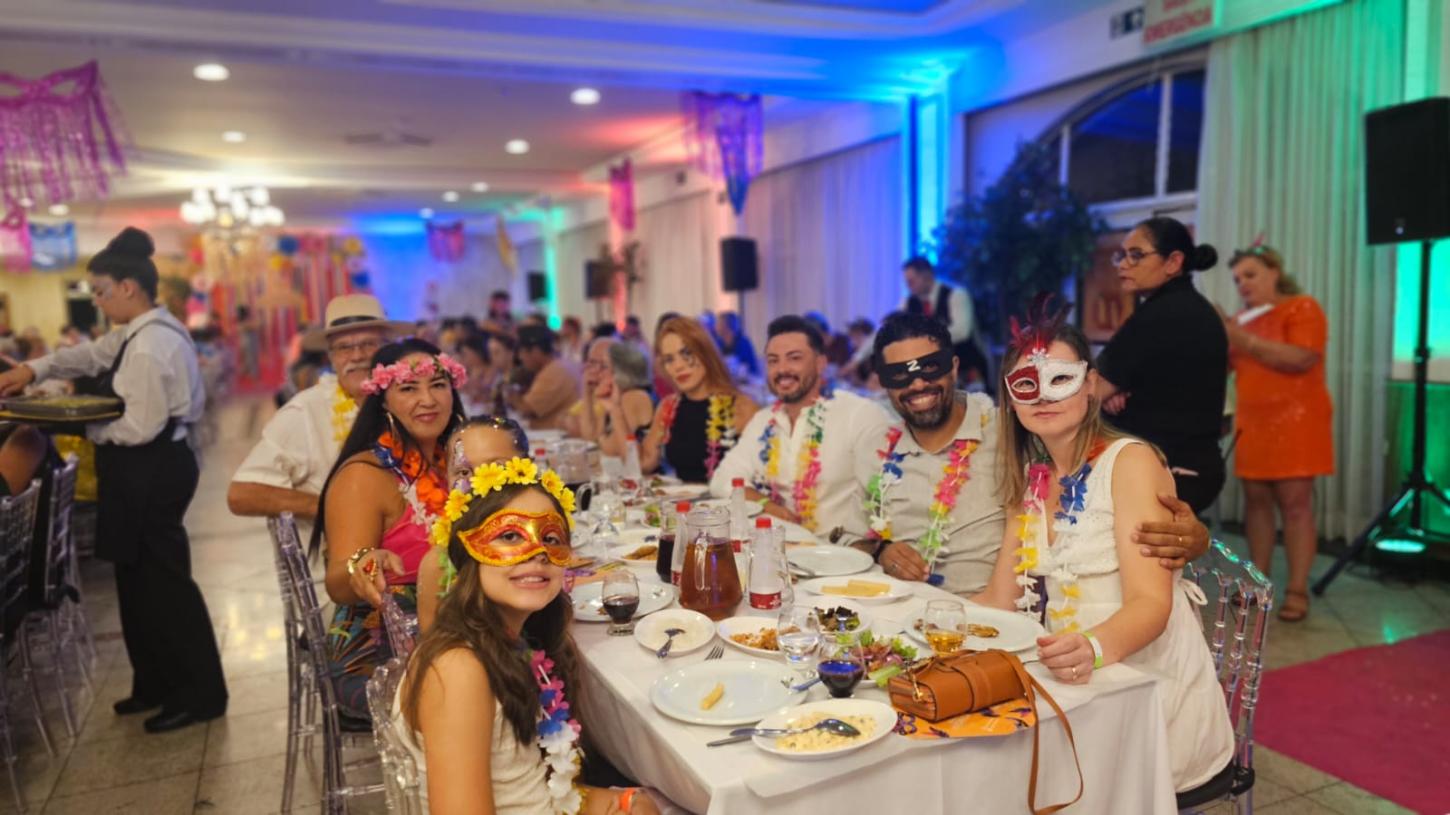 O Restaurante Família Madalosso, celebrou o Carnaval 2025 com uma programação diversificada que atendeu a todas as idades.