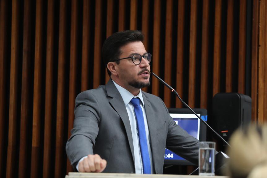 Oposição cobra explicações de convênio de R$ 38 milhões sem licitação feito pela Casa Civil com fundação do MS