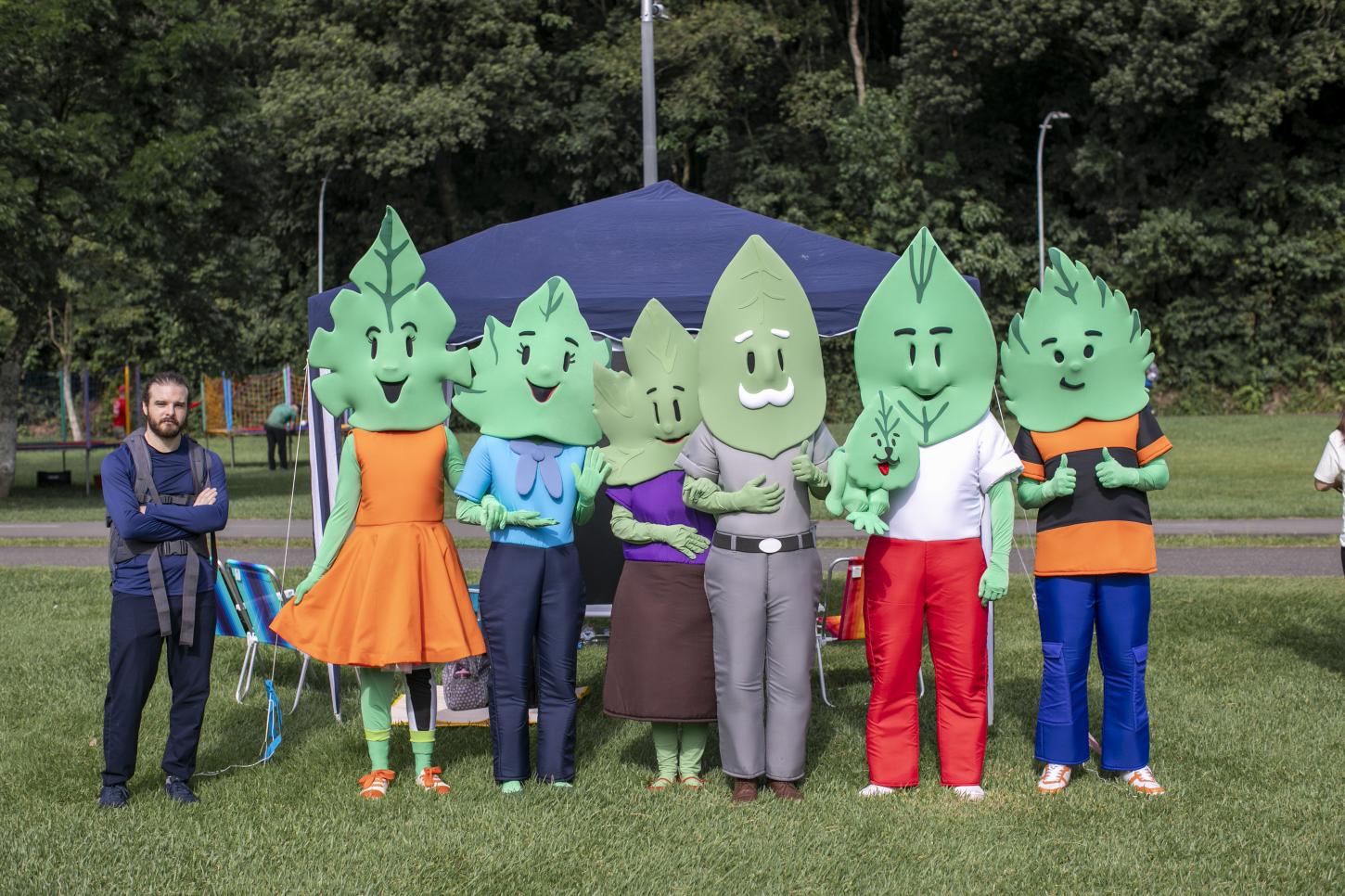 Campanha 7 mil árvores estreia com plantio de 332 mudas no Parque Barigui