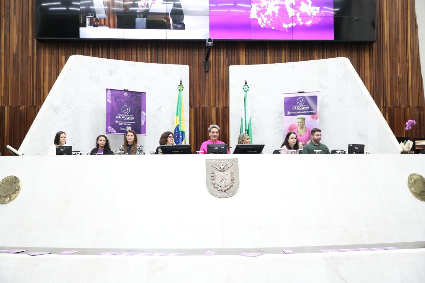 Deputada Cloara Pinheiro lidera debate sobre proteção e empoderamento feminino no 6º Encontro das Procuradorias da Mulher do Paraná