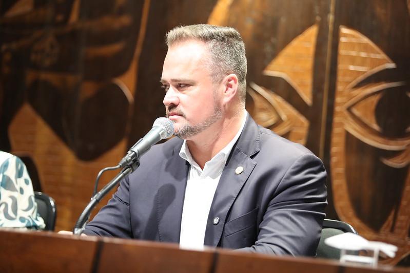 DEPUTADO ALISSON PROMOVE HOMENAGEM A INICIATIVAS DE INCLUSÃO EM SESSÃO SOLENE NA ALEP