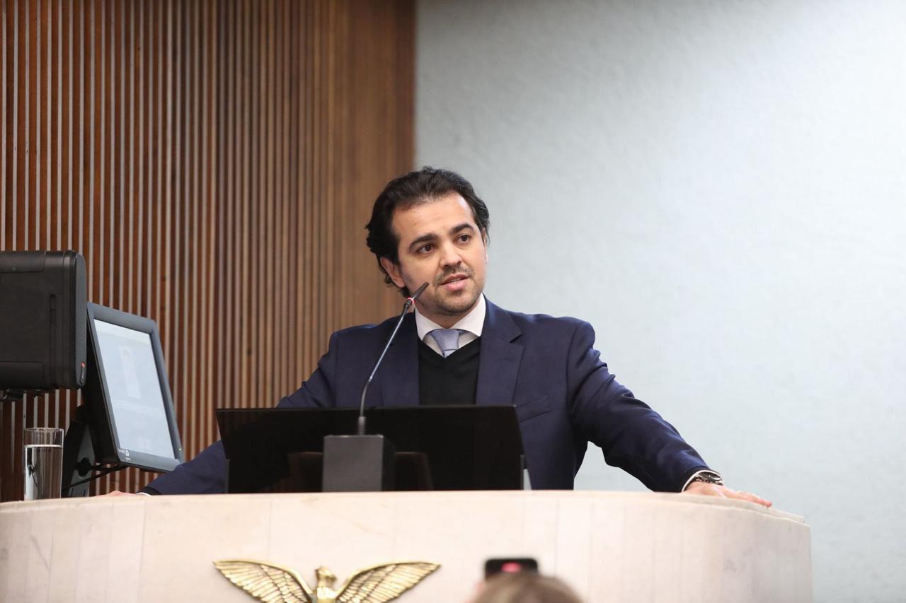 Deputado Luiz Fernando Guerra se manifesta em defesa das Escolas Especiais do Paraná