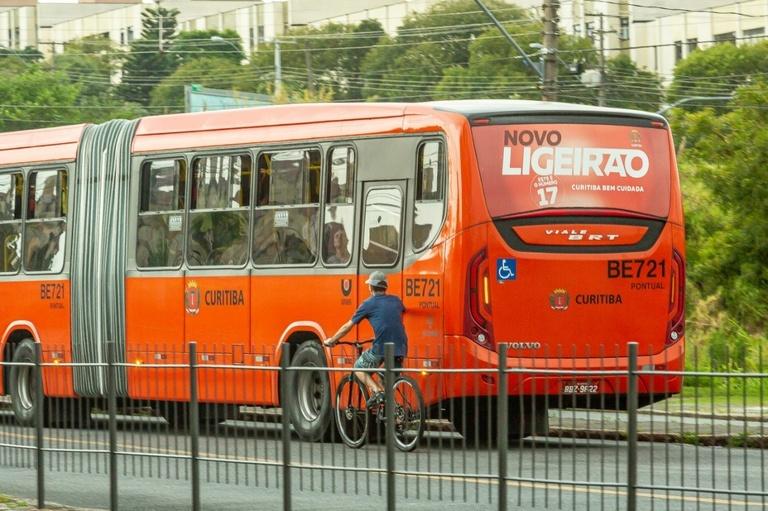 Na terça, votação na Câmara tenta combater “rabeira” em ônibus de Curitiba