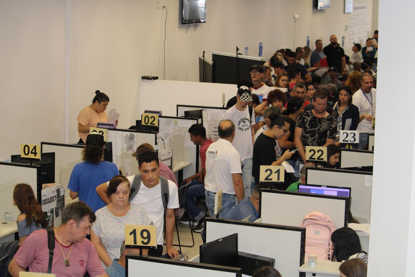 No mês do Trabalhador, Governo organiza quatro mutirões de emprego em Curitiba