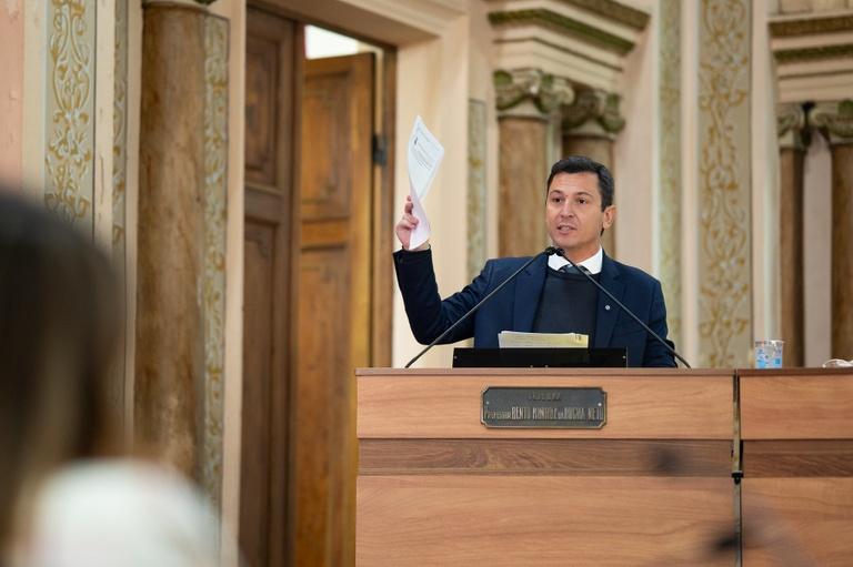 Em plenário, Pier Petruzziello se defende de acusação de recebimento de propina