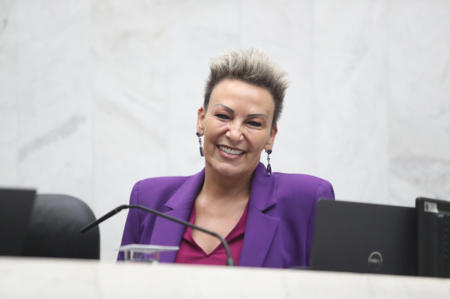 DEPUTADA CLOARA PINHEIRO COMEMORA 100 NOVAS PROCURADORIAS DA MULHER INSTALADAS NO PARANÁ DURANTE SUA GESTÃO