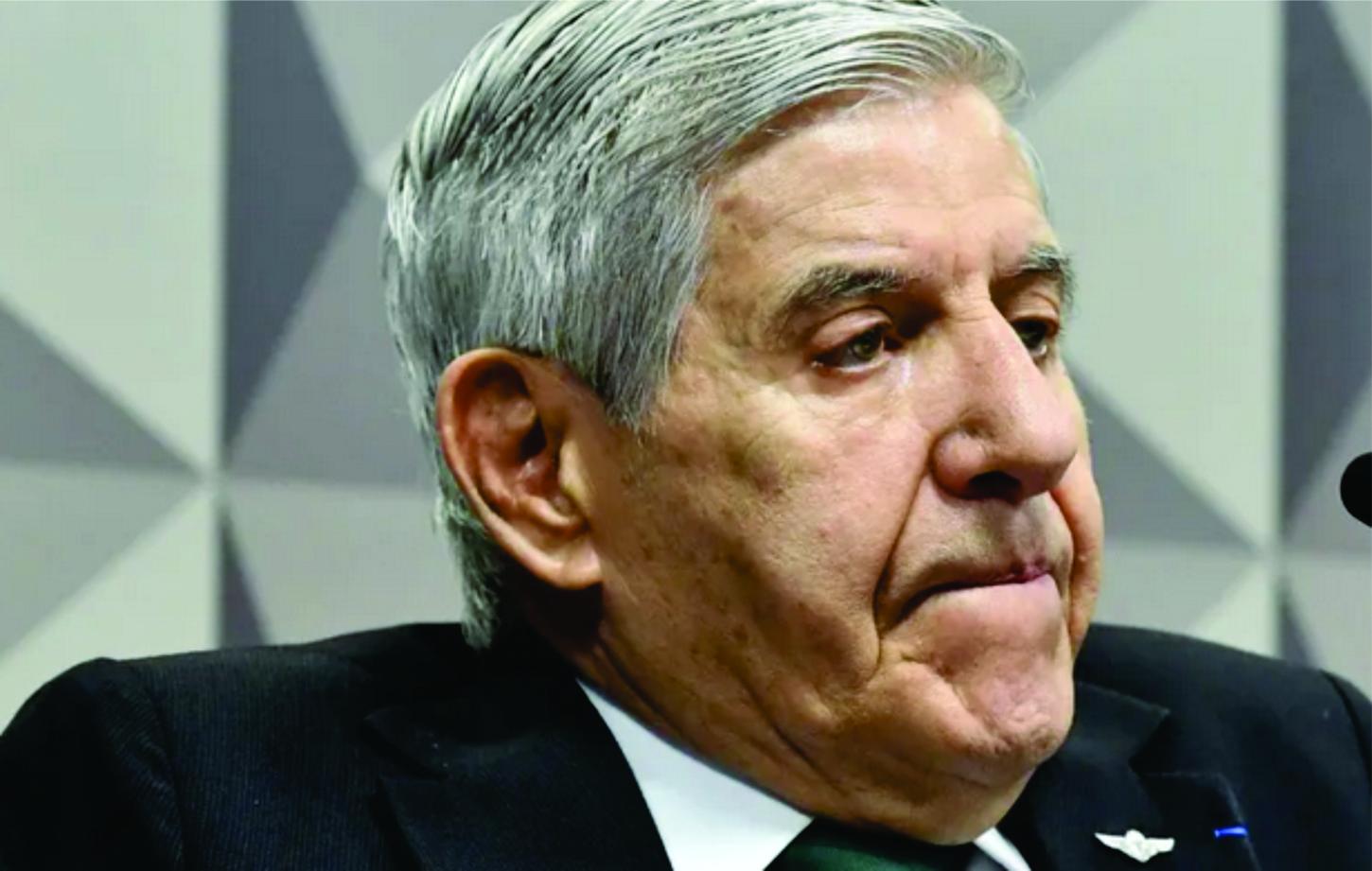 GENERAIS HELENO E PAULO NOGUEIRA SÃO PRESOS E LEVADOS PARA COMANDO MILITAR